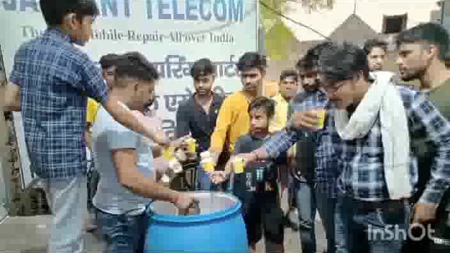 मथुरा में गर्मी ने पसीने छुड़ाये तो वही लू भी परेशान कर रही है पारा 45 से 47 डिग्री सेल्सियस के आसपास चल रहा है