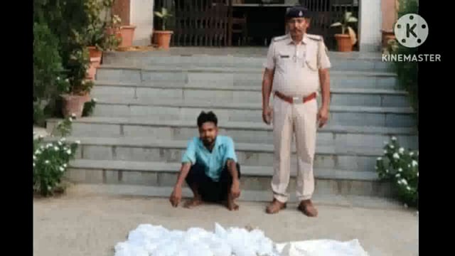 पुलिस ने खरौंध मोड से 42 लीटर महुआ शराब के साथ एक धंधेबाज को किया गिरफ्तार