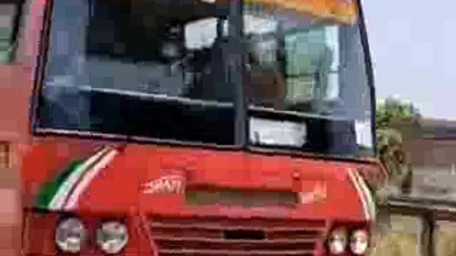 Sarkari vahan se Sarkari bhedi Le Jaate Hue viral video Aaj Ambedkar Nagar Mein Mein Amit Shah Ji ki raili mein Bheed ko ekattha