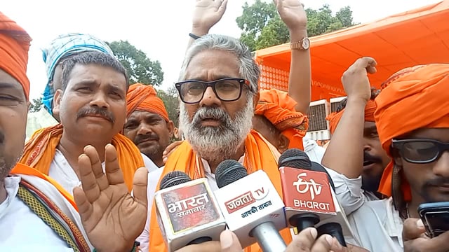 बैरिया:लोक सभा चुनाव में लोगों का मिल रहा है अपार आशीर्वाद, बीजेपी उम्मीदवार नीरज शेखर