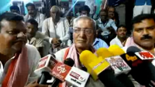 सहतवार कस्बे में सपा कार्यकर्ताओं की हुई महत्वपूर्ण वैठक,प्रभारी सुबलेंद्र यादव ने कहा कि BJP ने नही किया वादे पूरा