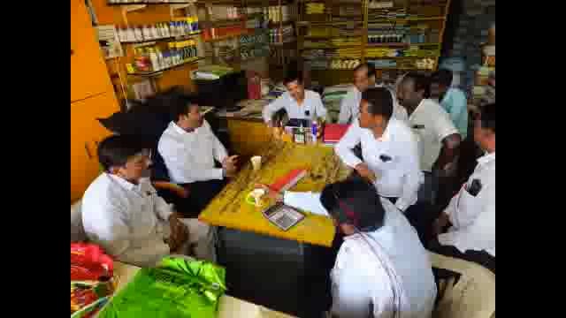 ग्राम रोजगार हमीचे संचालक विजय कलवले यांनी दिली स्वाती ऑग्रो एजन्सीजला भेट