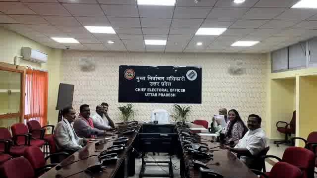 सपा कार्यकर्ताओं ने 4 जून को होने वालीमतगणना को निष्पक्ष कराने के लिए निर्वाचन आयुक्त से मांग की