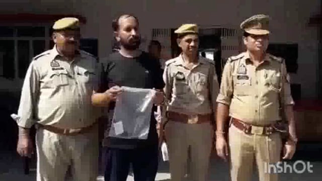 बलदेव नगला बुर्ज में पत्नी की गला रेत कर हत्या करने वाले हत्यारे पति को बलदेव थाना पुलिस ने किया गिरफ्तार भेजा जेल