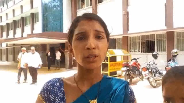 4बच्चों के साथ पत्नी को बदसूरत बताकर पति ने छोड़ा. साथ ही घर से भी निकला किया बाहर.SP से लगाई न्याय कि गुहार 