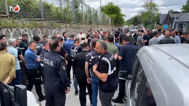 4 Yıldır Su Faturası Ödediği Bungalovun Suyu Kesilince Yolu Kapattı, Ortalık Karıştı