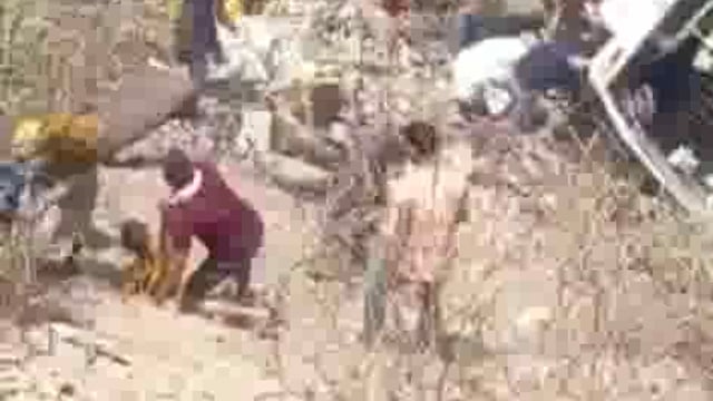 Jammu ke punch ilake mein bus Khai Mein Palti 10 Logon Ki Maut Ho Gai up ke Hathras Jile ke Rahane wale the 40 log Gambhir Roop se Ghayal ho gaye hain kai ki halat Najuk