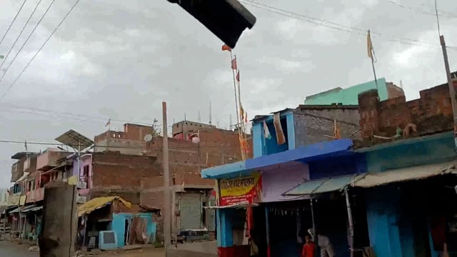 मौसम का बदला मिजाज, उमस भरी गर्मी से लोगों को मिली थोड़ी राहत