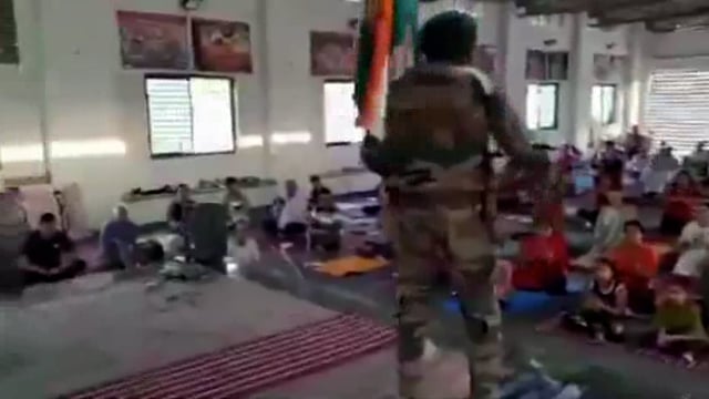 Nahin ruk raha hai silent attack Maut Ka Silsila Ek Fauji prastuti kar raha tha Manch per mrutyu ho gai MP ke Indore mein karykram mein
