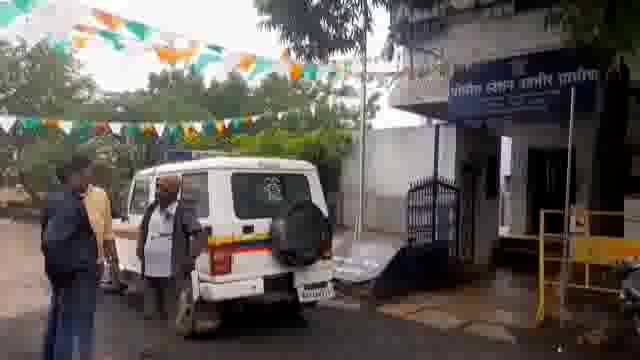 तीवटग्याळ शिवारात अँगल तोडून अतिक्रमण केले,पाच जणांवर गुन्हा दाखल