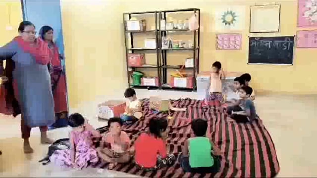 घरघोड़ा में भारी नौतपा में खुल रहे आंगनबाड़ी केंद्र