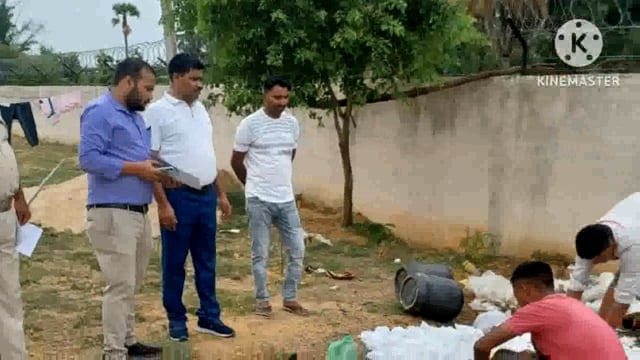 परना डाबर थाना परिसर में 529 लीटर चुलाई देसी शराब को किया गया विनिष्ट