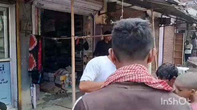 थाना रिफाइनरी गांव बरारी एकादशी के उपलक्ष में आते जाते राहगीरों को कराया गया जलपान