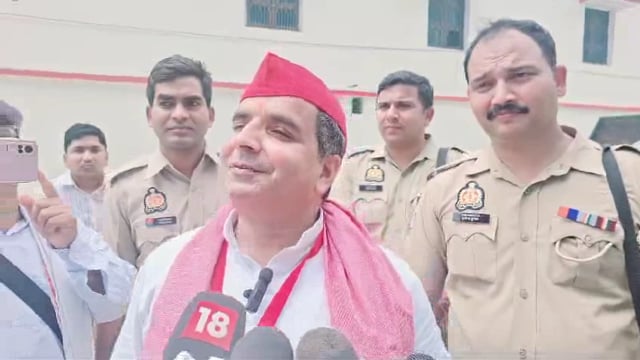 आजमगढ लोकसभा के धर्मेंद्र यादव ने मतगणना स्थल का लिया जायजा बोले बंपर वोटो से जीत रही है समाजवादी पार्टी