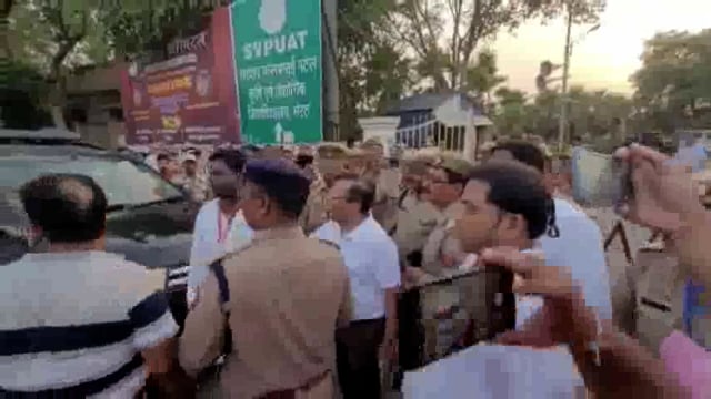 merath ke Bhajpa Neta Bane Sharda Ne SP sahab se bhid Gaye matganana Sthal Mein gadi Le Jaane ko Hui vah video Hua viral