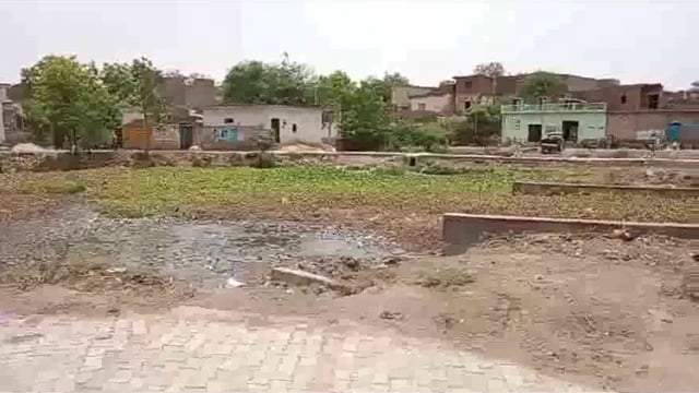 ब्रज चौरासी कोस यात्रा में आने वाले गंधर्व कुंड में बेहिसाब गंदगी पौराणिक मान्यताओं के बावजूद कुंड का हाल बेहाल