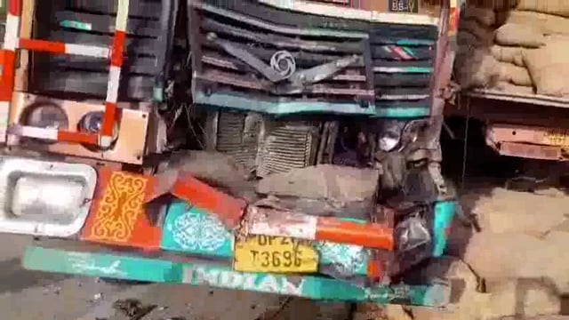 पूरनपुर के नेशनल हाईवे 730 पर खड़े ट्रक में हुई जोरदार टक्कर कंडक्टर की दर्दनाक मौत हो गई