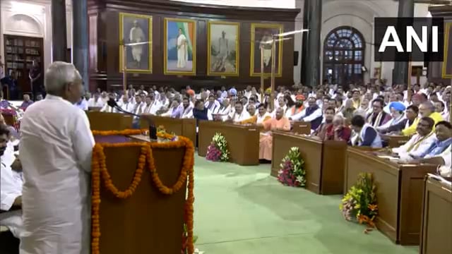 “जो आप चाहिएगा.. हम उस काम के लिए लगे रहेंगे। हम पूरी तरह से आपके साथ हैं,
अगली बार सब हारेगा, जो इधर-उधर जीत गया है,बिहार के सीएम नीतीश कुमार का विपक्ष को जवाब, मुस्कुराने लगे पीएम मोदी।
National media news..✍️