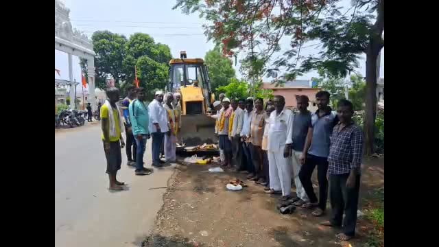शेल्हाळ येथे पाणीपुरवठा पाईपलाईनच्या कामाचा शुभारंभ