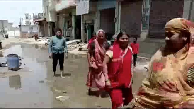 जब चला नगर निगम का बुलडोजर: लोगों का फूटा गुस्सा
