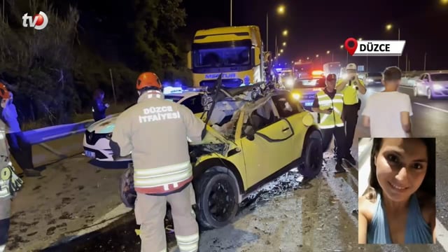 Otomobil Kamyona Ok Gibi Saplandı 1 Kişi Hayatını Kaybetti