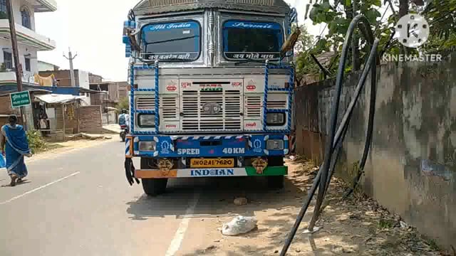 पुलिस ने थाना गेट के समीप से अवैध गिट्टी से लदा दो ट्रक को किया जप्त, चालक को किया गिरफ्तार, भेजो न्यायालय