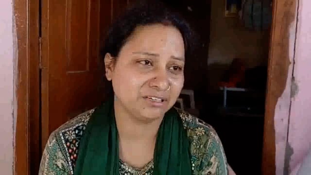 रोते हुए माँ अपने बच्चे से लग रही गुहार. तुम कहां हो एक मैसेज या एक कॉल कर दो 