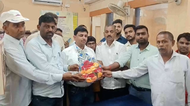 यूको बैंक के शाखा प्रबंधक के स्थानांतरण पर भव्य विदाई सह सम्मान समारोह का किया गया आयोजन