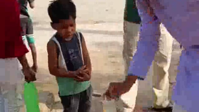 गंगा दशहरा के उपलक्ष में आते जाते राहगीरों के लिए जलपान का आयोजन किया गया