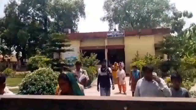  Gonda अज्ञात कारणों से तुरकौली में लगी आग,सात घरों की गृहस्ती जलकर हुई राख।