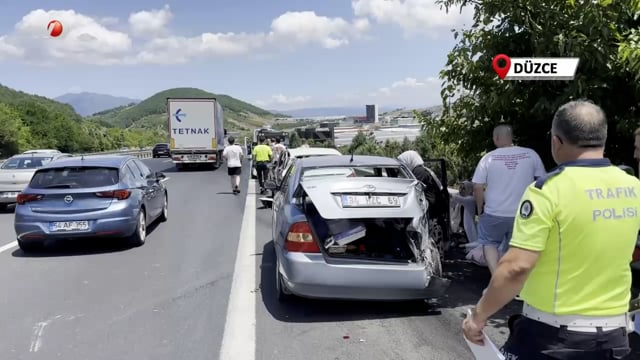 6 Aracın Karıştığı Zincirleme Kazada 6 Kişi Yaralandı