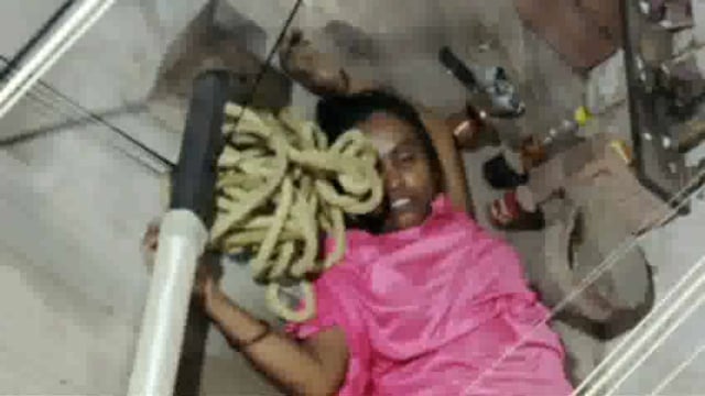 शशीपुर चंद्रपुर में 50 वर्षीय महिला ने घर के अंदर फांसी लगाकर की आत्महत्या चंद्रपुर पुलिस जांच में जुटी