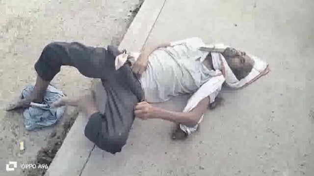 थाना जमुना पार क्षेत्र के अंतर्गत जमुना पुल पर अधेड़ का अज्ञात शव मिला मौके पर पहुंची पुलिस