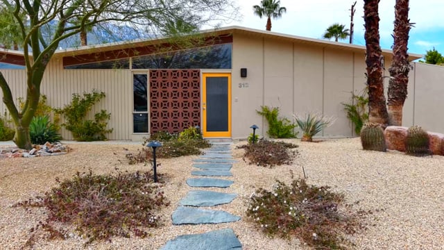 Central Palm Springs MidCentury Racquet Club Estates