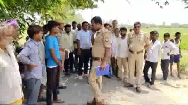 शाहजहांपर:खेत में काम कर रहे किसान के ऊपर हाई टेंशन बिजली का तार गिर गया, जैसे किस की तड़प तड़प कर दर्दनाक मौत हो गई