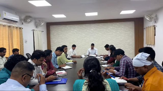 जीविका द्वारा संचालित योजनाओं का जिला पदाधिकारी ने की समीक्षा बैठक; दिए आवश्यक दिशा निर्देश