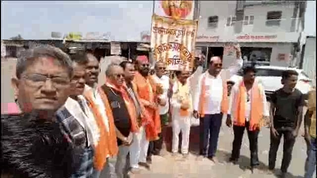 बाळासाहे बठाकरे चौक येथे उबाठा गटाने केला वर्धापनदिन साजरा