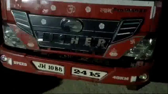 उत्पाद जांच चौकी पर एक ट्रक से 909 लीटर विदेशी शराब बरामद