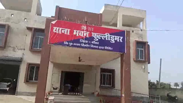 पति दूसरी शादी करने की धमकी देते हुए दो छोटे-छोटे बच्चों के साथ पत्नी को मारपीट कर घर से निकला, मामला पहुंचा थाना 