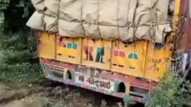 Bahraich : ब्रेकिंग न्यूज़ नानपारा हाईवे पर हुआ बड़ा हादसा ट्रक और कार की आमने-सामने की जोरदार टक्कर कार सवार 3 की मौत