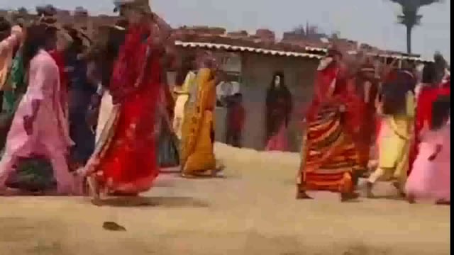 नवाह परायण रामचरितमानस यज्ञ को लेकर ढ़ोल नगाड़े के साथ निकाली गई भव्य कलश शोभायात्रा 