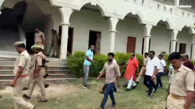 एम एल सी के गनर ने चलाई गोली पुलिस मौके पर पहुंचकर जांच में जुटी 