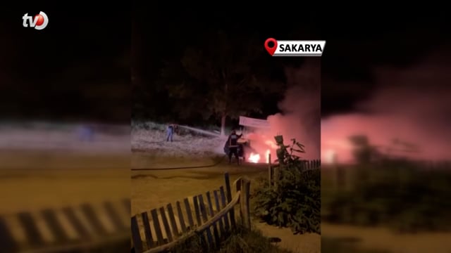 Benzin Kaçağı Sebebiyle Park Halindeki Otomobil Alev Alev Yandı