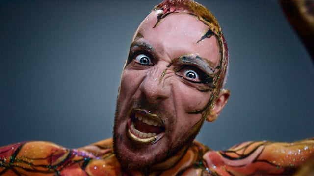 TINA X - FUERTE Y QUEER