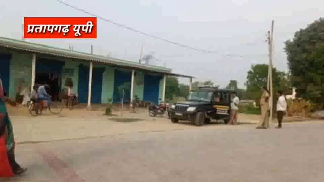 ब्रेकिंग मांधाता प्रतापगढ़ तरौल चौराहे पर चला रहे जन सेवा केंद्र संचालक से दुकान में किए तोड़फोड़, नगदी पैसे भी लिए 