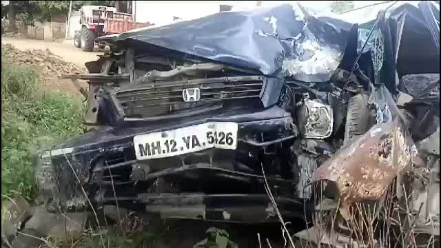 डीग्रस जवळ कार पुलाच्या कठड्याला धडकली दोघे ठार तर दोघे जखमी