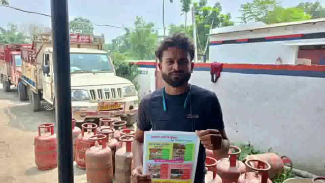 सुगौली थाना के अग्निशमन कर्मियों ने चलाया मॉक ड्रील अभियान,लोगों को आग से बचाव के दिये टिप्स।