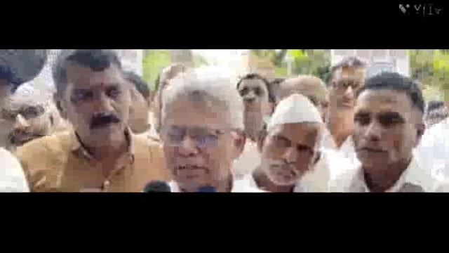 बिद्री कारखान्यावर झालेली कारवाई करण्यात आली होती त्या बाबत चौकशी करविर तहसिल कार्यालय वर सभासदांनी निदर्शने केली 