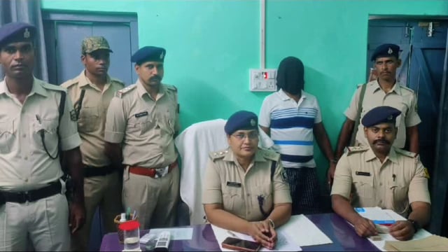 जिले के टाॅप टेन एवं 25 हजार का इनामी कुख्यात अपराधी गिरफ्तार