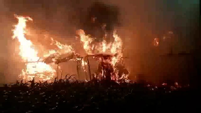 *आकाशीय बिजली गिरने से दो घर जले,लाखों का नुकसान*